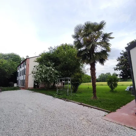 La Mela - Angolo Di Paradiso Oltre Le Mura Pensión 3*